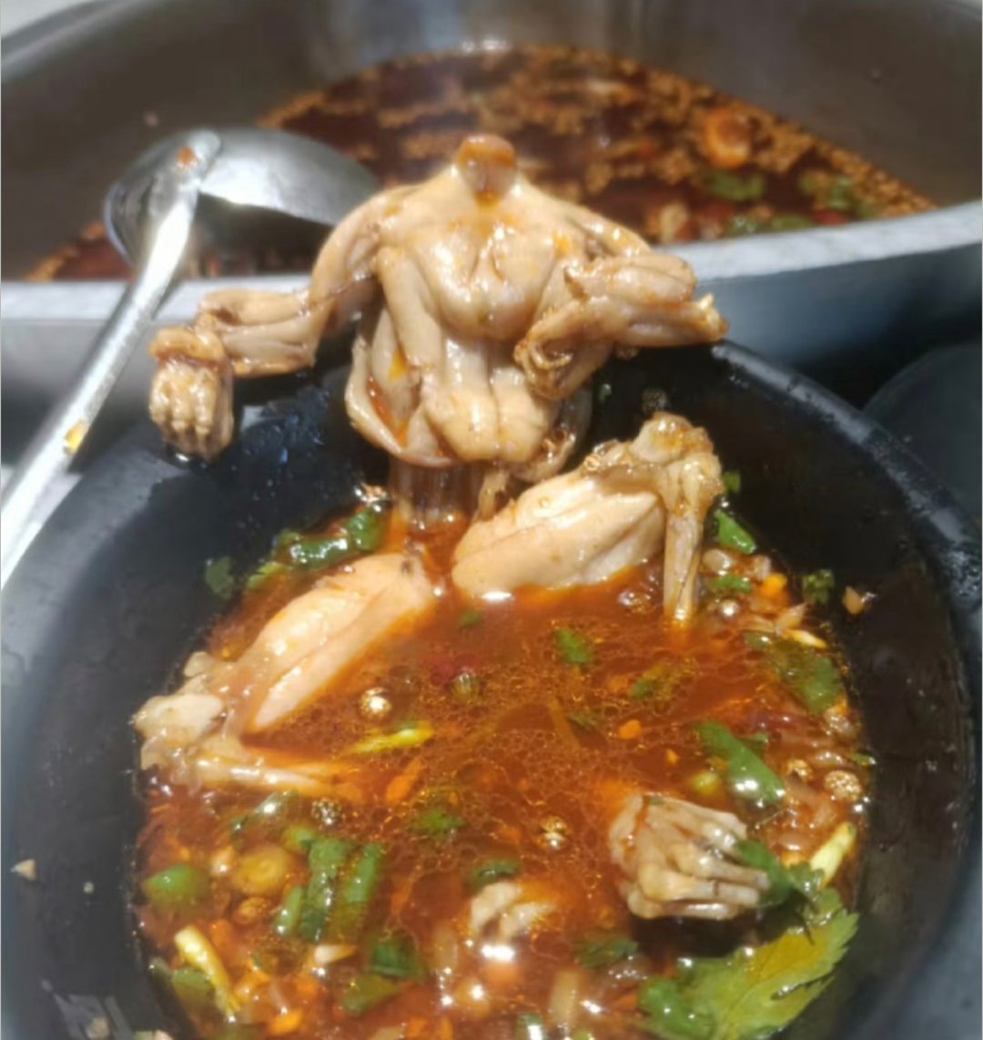 中午我朋友非请我吃饭，说吃了心情好，我寻思着能怎么个好法……？？？？[哆啦A梦害