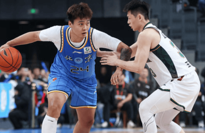 赵睿: 大腿上的瘀血比较明显, 现在不想去休息&边比赛边恢复