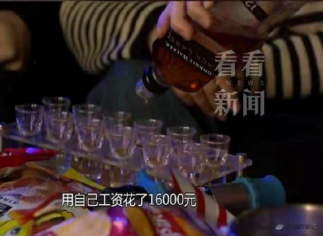 上海，一位43岁的女子担任财务一职，利用职务之便偷走公司450万元，全都用在夜场