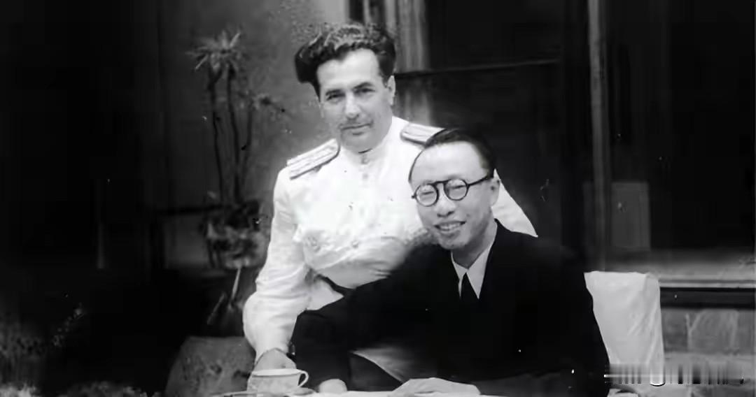 溥仪在苏联的俘虏生活：俄罗斯女军官太漂亮，军官妻子太热情1945年8月19