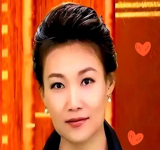 最近看《新闻联播》的朋友都发现了，李梓萌居然不见了！她最后一次出镜还是1月