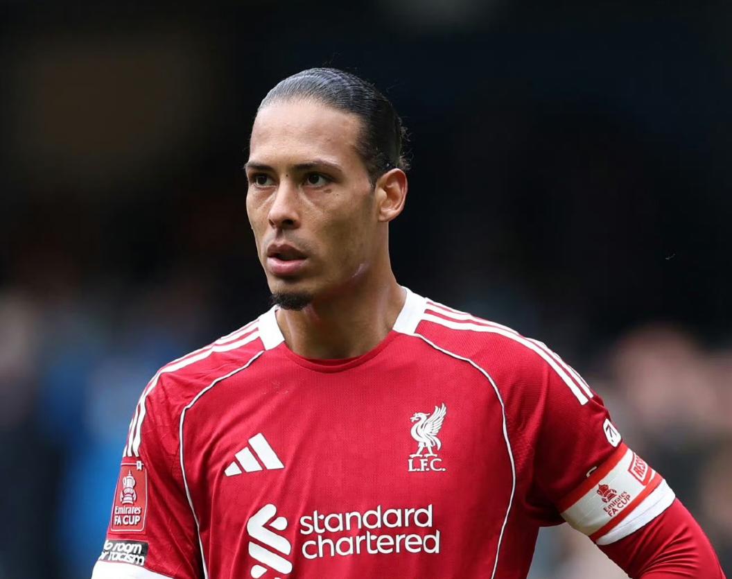 詹俊:“又是范戴克，这样一来范戴克在四项赛事全部酿成点球”詹俊的解说评价是对