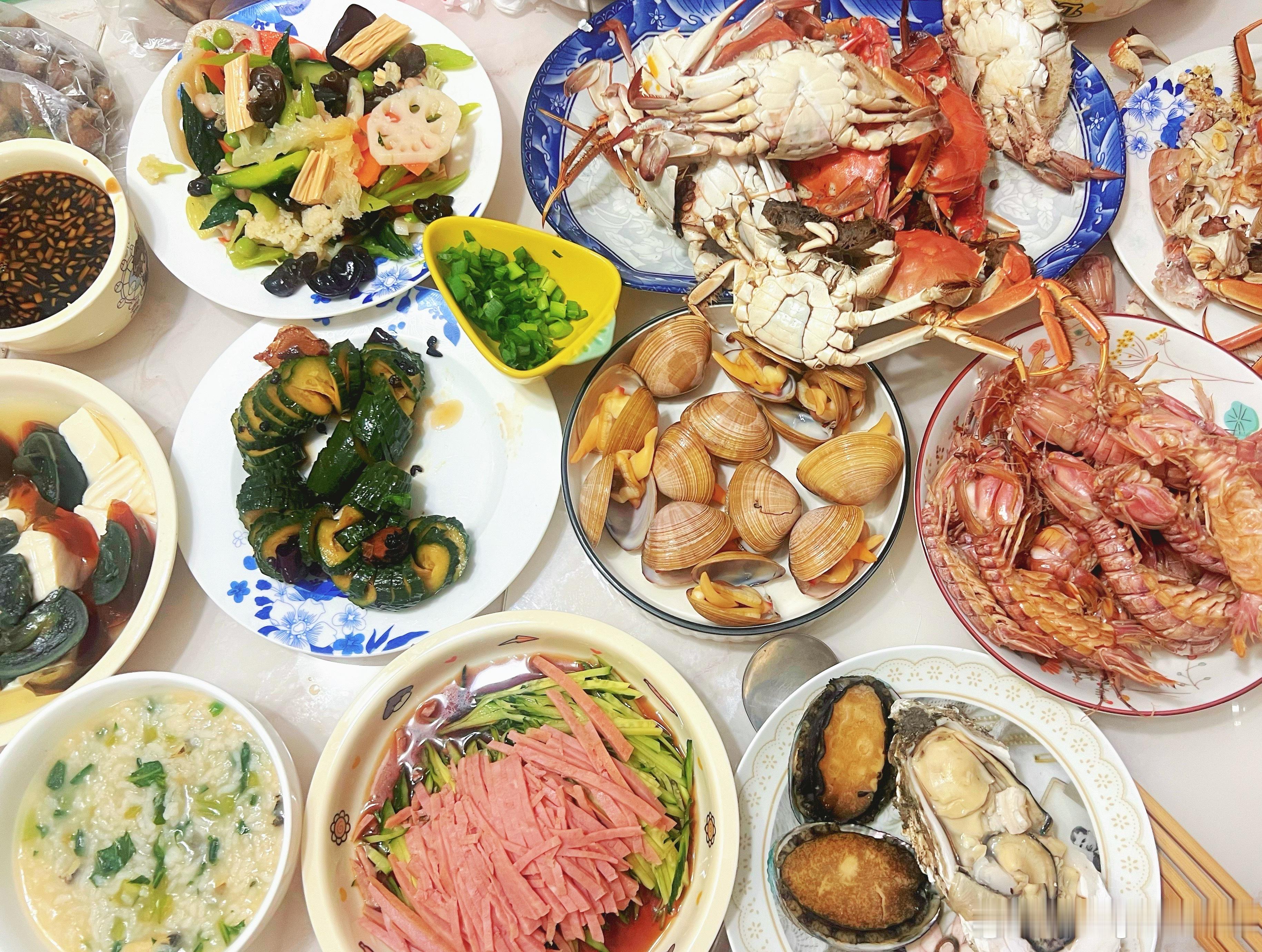 摩登兄弟中秋节快乐[大笑]迟来的家宴，一起吃吧​​​