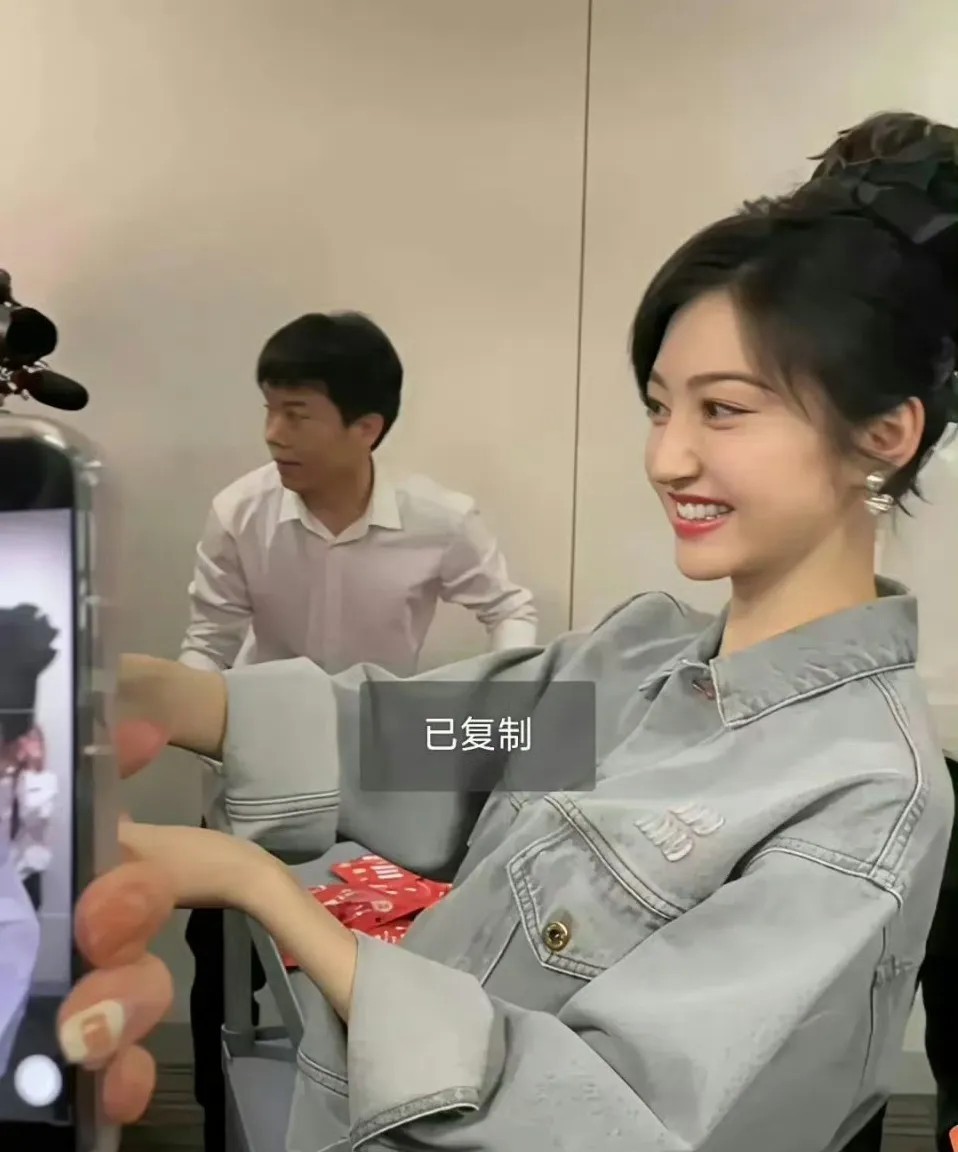 不怪张继科当初对她痴迷，真人巨漂亮​​​