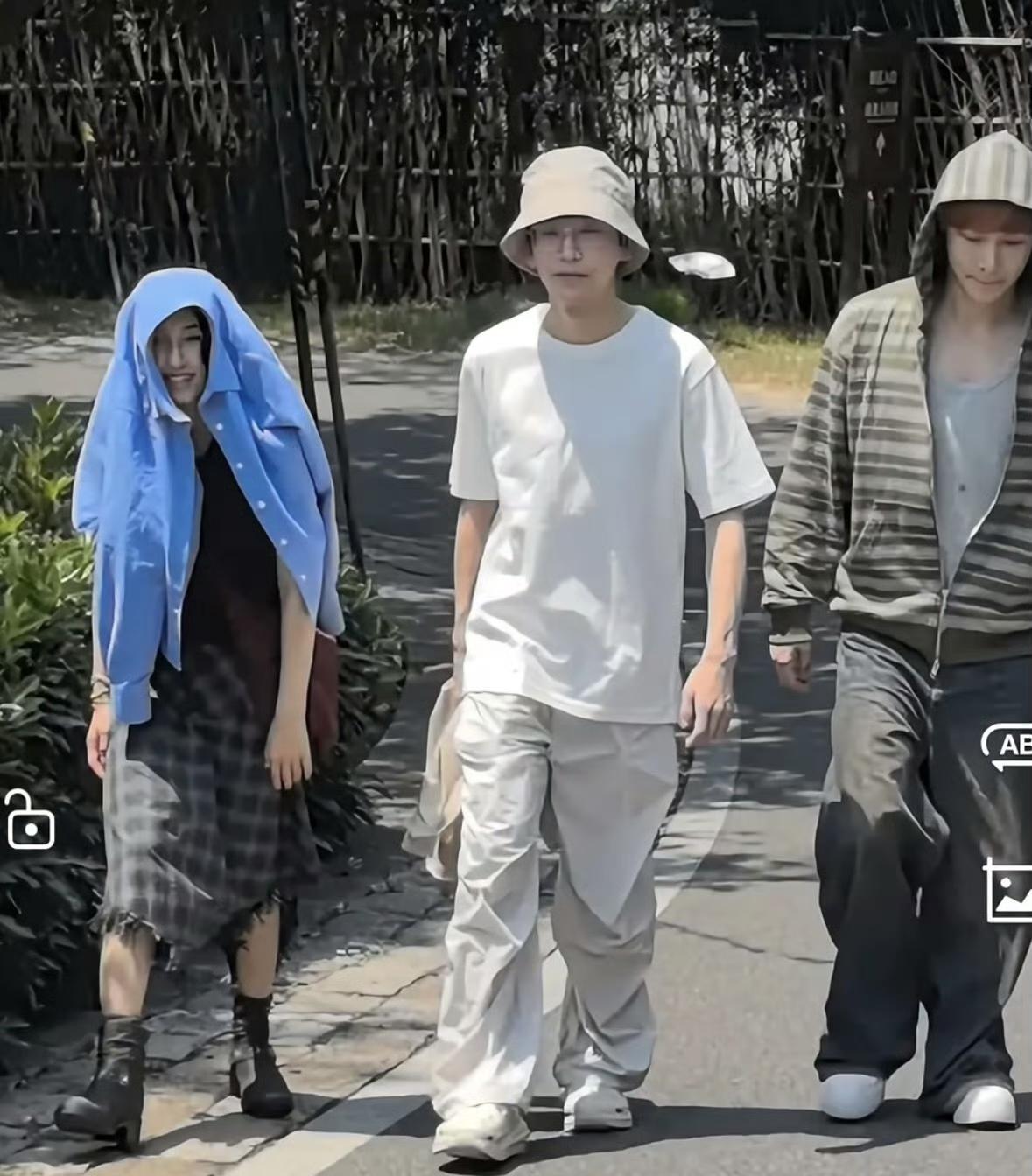 有网友偶遇张艺兴、彭昱畅、张子枫蘑菇屋三兄妹在乌镇录制《向往的生活8》，黄磊、