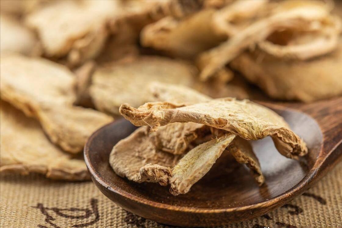 三阳不强，寿命不长，脾阳用生姜，肾阳用肉桂，心阳用薤白，教你配伍 “三阳不强