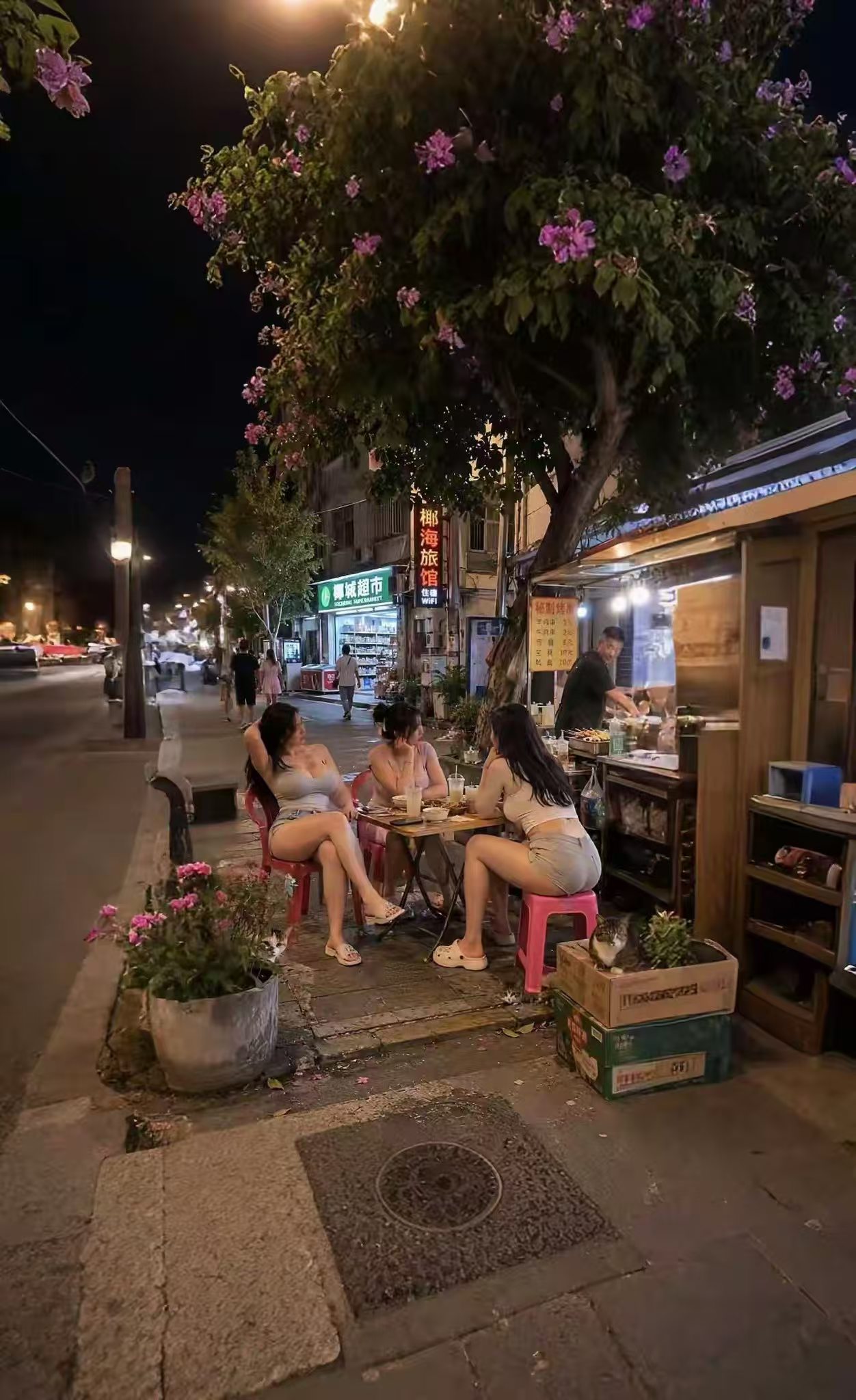 据说，东北夜市都是这种，牛高马大的女人，吃烧烤……[笑着哭]...