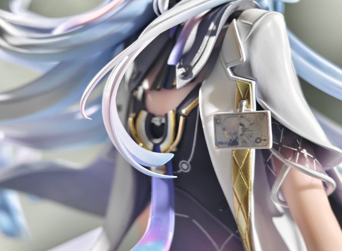 咖啡厅放了莫宁的手办样品，好美的莫莫的宁！动漫追番团次元好谷一起晒二次元招新季鸣