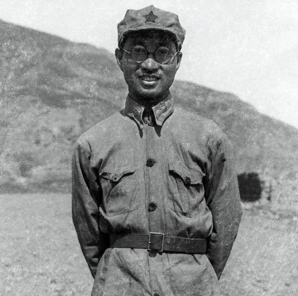 1933年，陈赓为了躲避国民党的搜捕，乔装打扮上了一列火车，却意外遭遇了钱大钧。