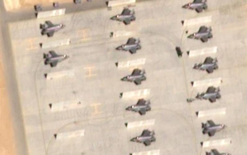 伊朗还在犹豫什么呢！现在周边，约旦空军基地里，美军各种战机都停满了！伊朗只要有几