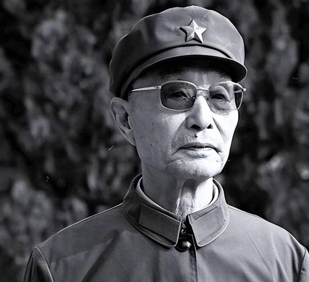1972年解放军战士救下一个突然“中毒”的病重老人，却被组织突然要求退伍，后来才