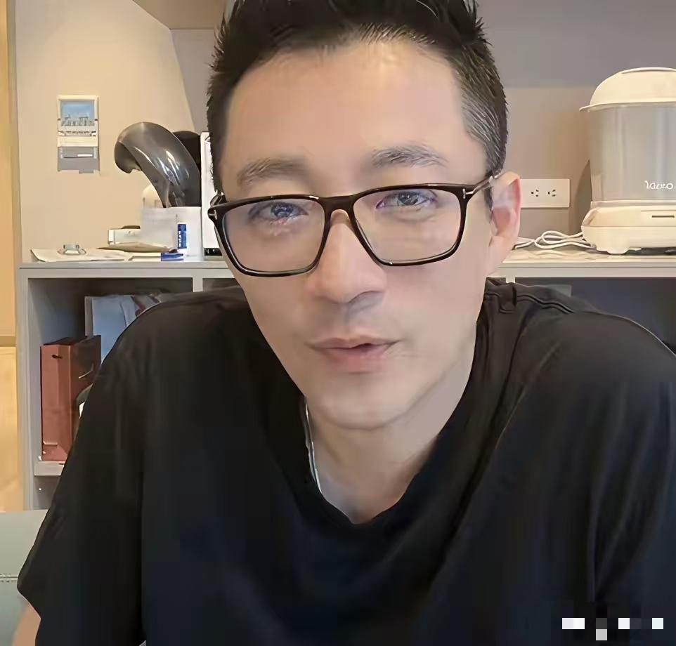 作为知名企业家我觉得他的双商堪忧。娶这个女人，汪小菲以后会很惨，双商全无，一个有
