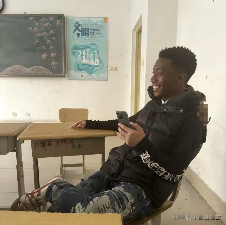 为什么黑人都喜欢来中国留学？而不去欧美发达国家留学？难道仅仅是因为学费高吗？