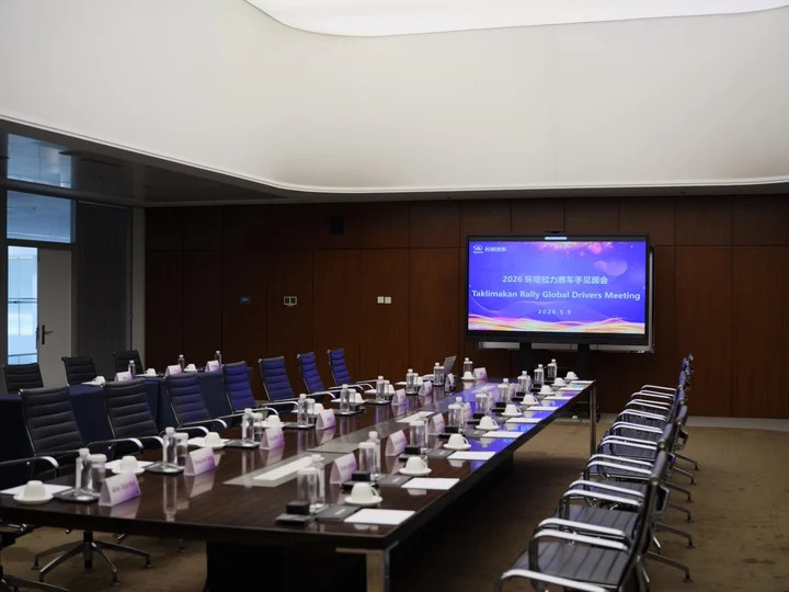 魏建军把达喀尔冠军CALL来了3月26日，长城汽车董事长魏建军发了一条微博，面向