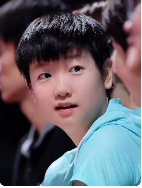 四年后孙颖莎还能赢张本美和吗?四年后（2030年）孙颖莎能否继续赢张本美和，是未来乒坛最受关注的悬念
