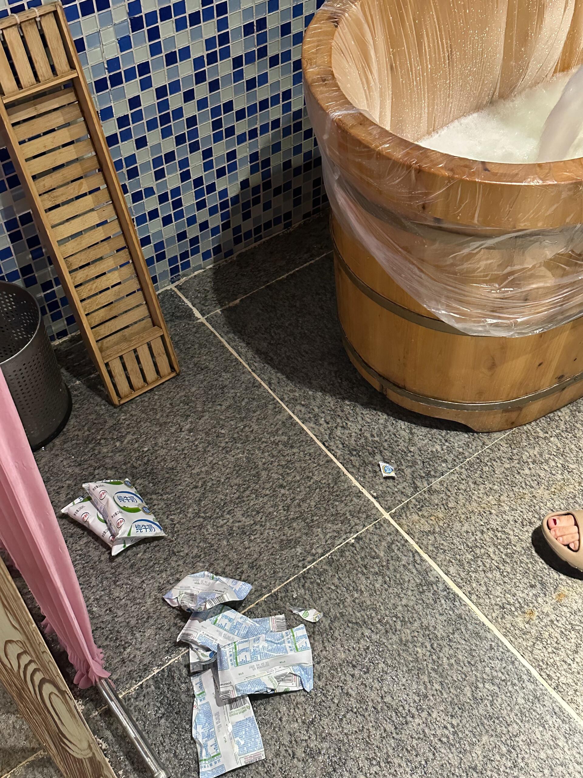 东北你泡澡奶桶是真纯牛奶啊​​​