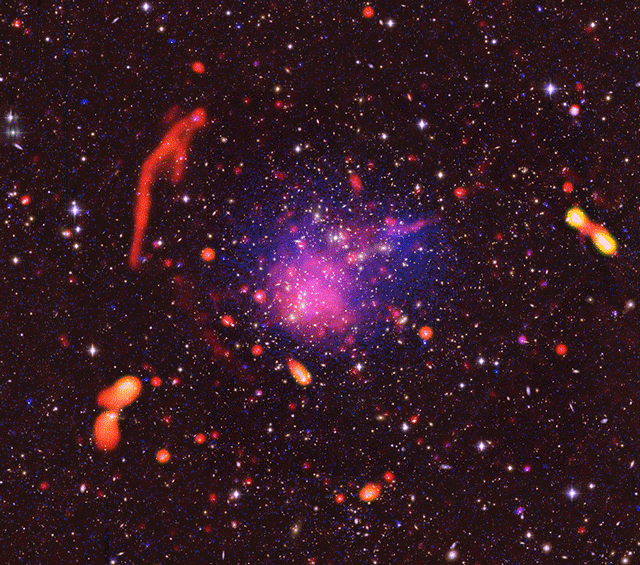 距地40亿光年外的宇宙区域, 上演着星系, 产生大量的高能射线