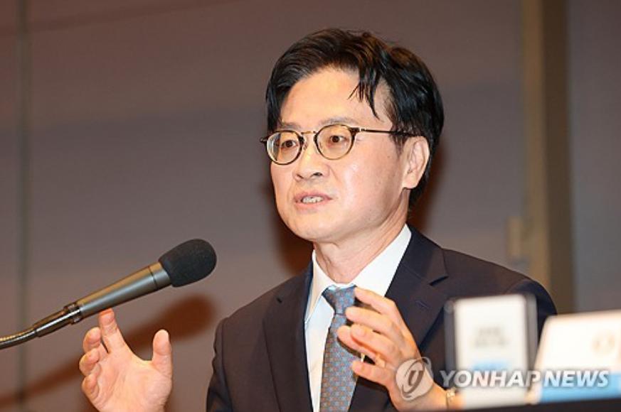韩国部长点名中国。8月6日，韩国部长金正官表示：“真正让我深感担忧的是中国