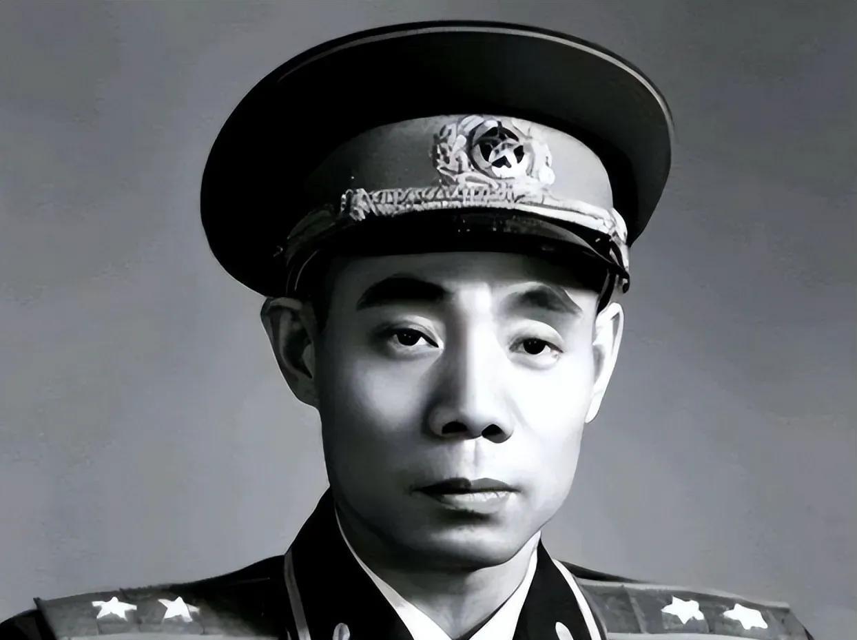 吴信泉将军，大名鼎鼎的志愿军39军军长，开国中将。要养育12个孩子，当时即使是