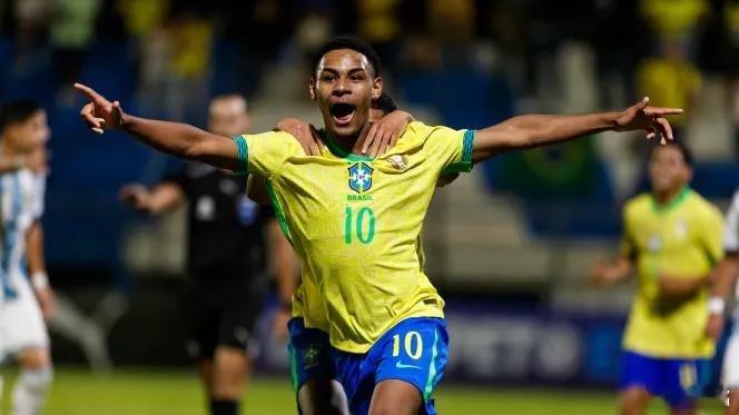 曼城巴西盛产足球神童，近年来，先有皇马买走的恩德里克，在皇马踢不上，租借去了法