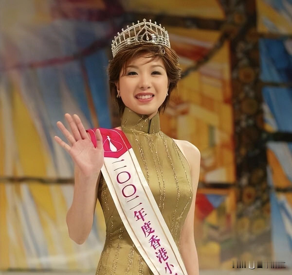 前港姐离婚两个月后公开新恋情，二十年男闺蜜身份曝光，两人如今关系如何？胡家惠最