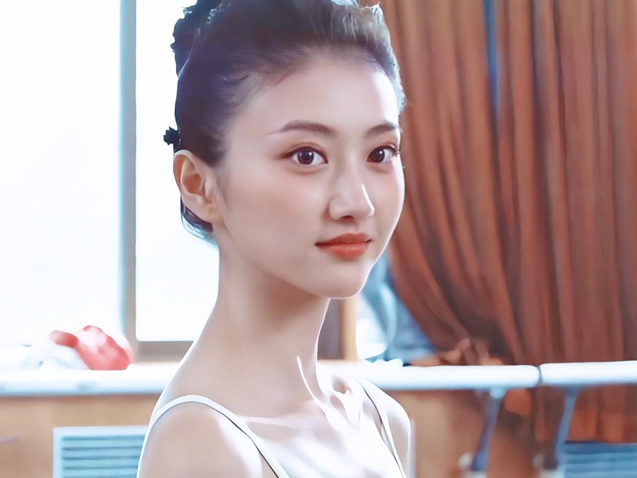 早期景甜妥妥的偶像剧女主啊提起早期的景甜，不少观众都会想起她那张充满灵气的脸蛋