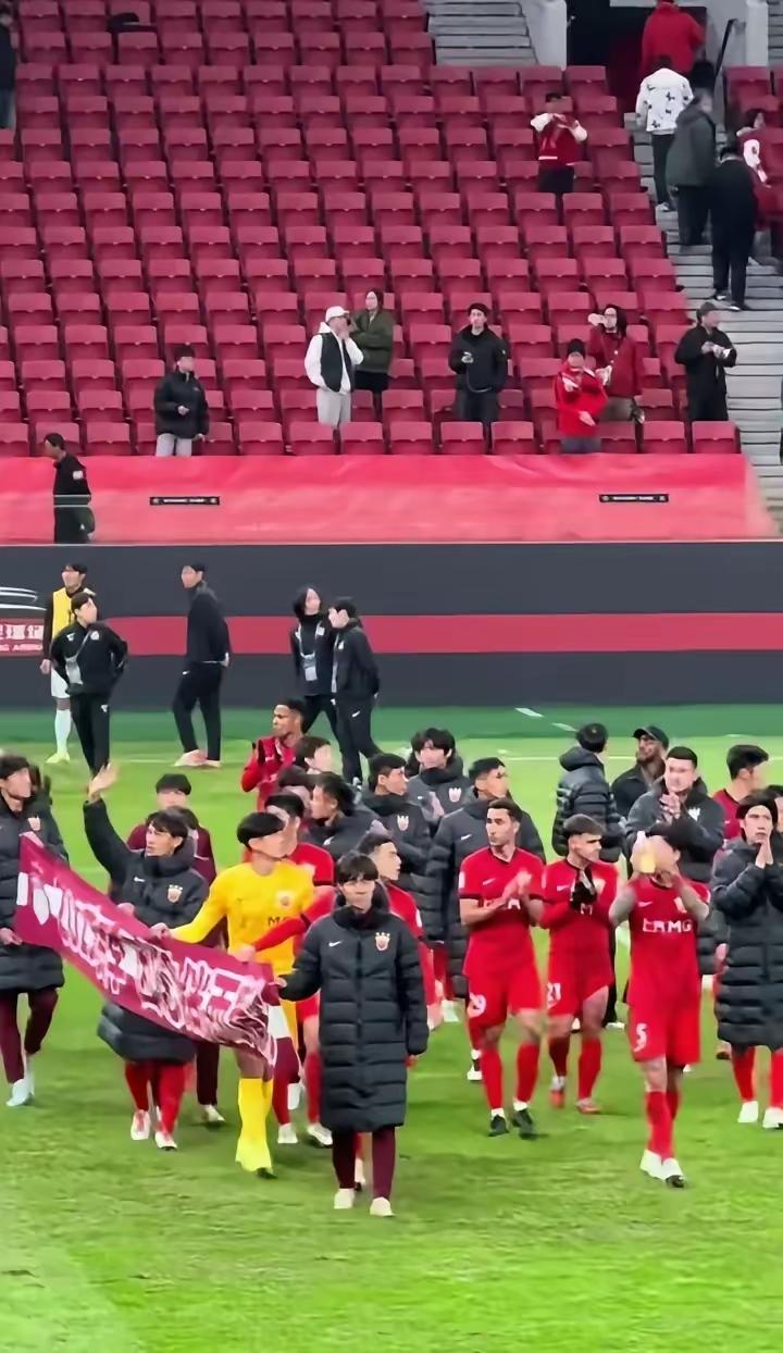 中超球队又开始“闹笑话”了，前有上海海港，今有北京国安……！11月25日，上