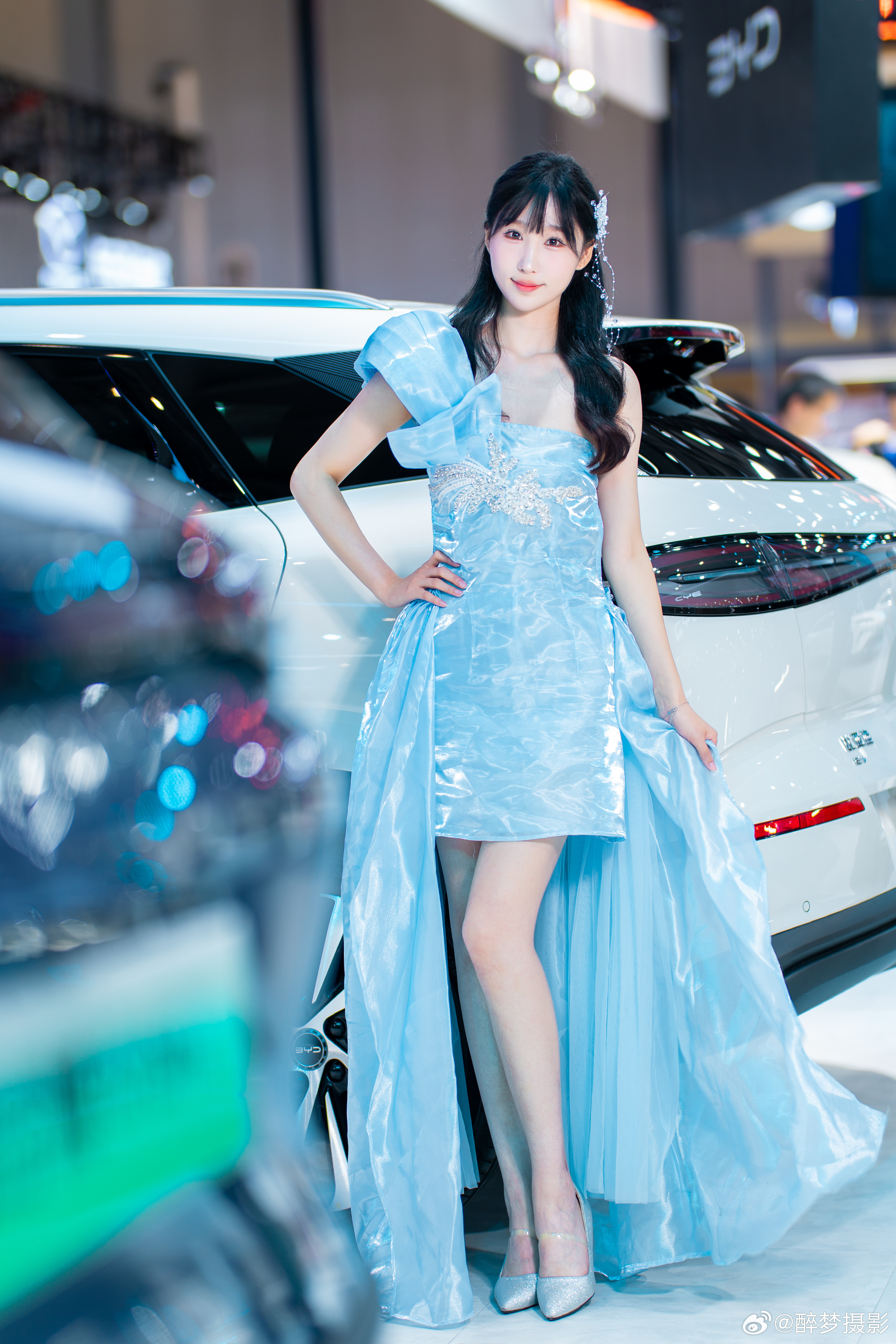 小姐姐长得水灵水灵的，一双美腿让人眼前一亮。模特：格格活动：佛山车展｜佛山潭州车