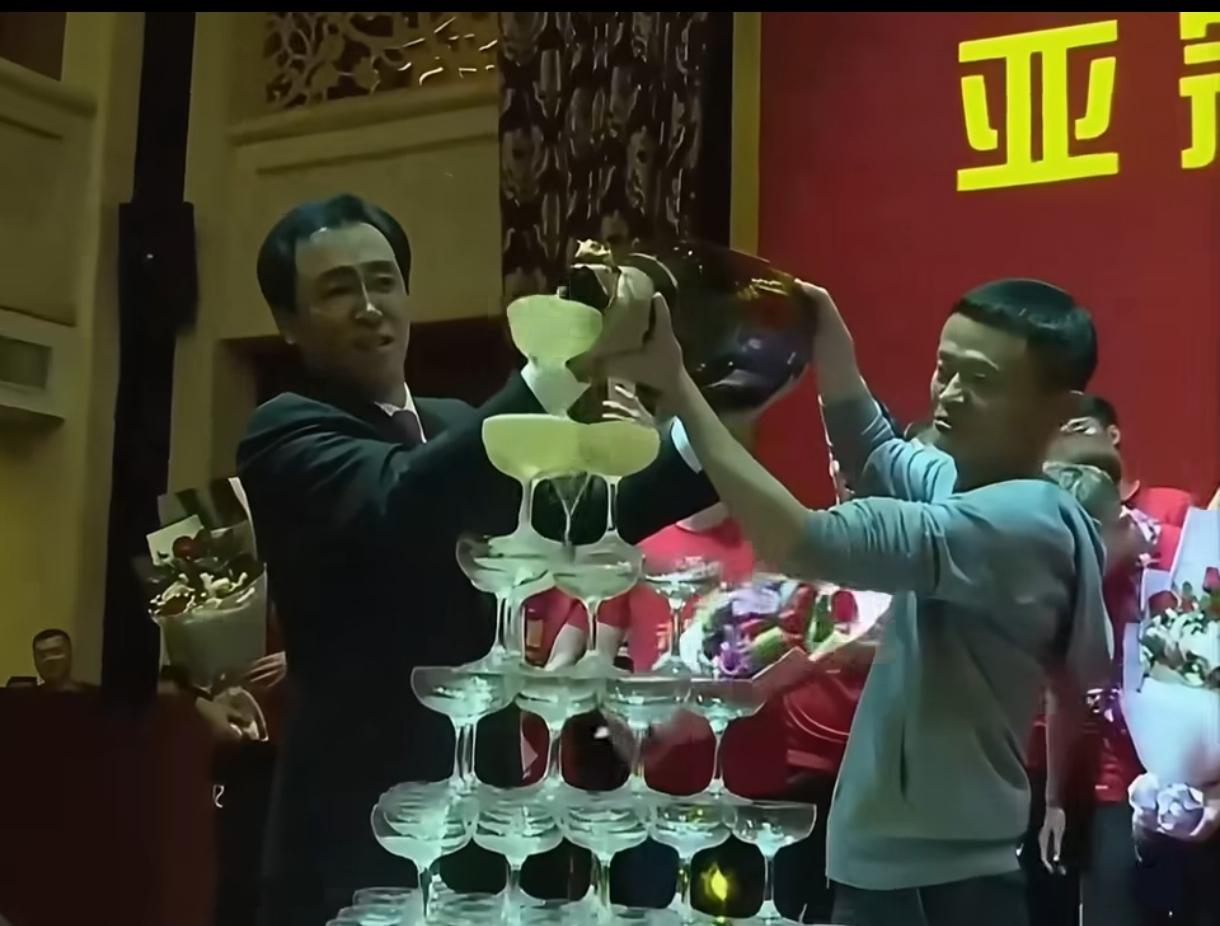 在许老板面前，马老板当时拘谨的像个生瓜蛋子。为什么马老板比老许的下场会好，马老板
