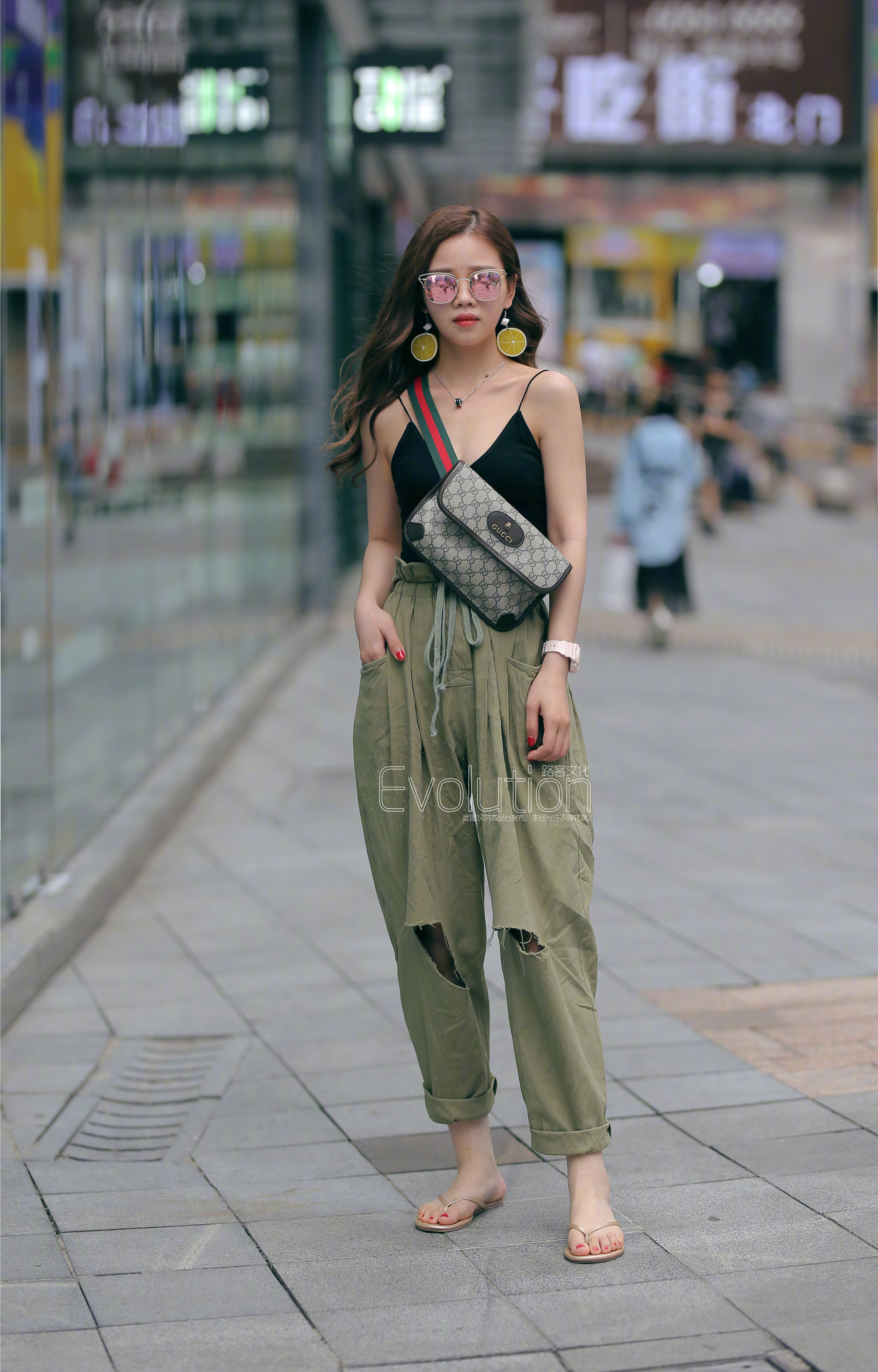 这款Gucci包很火哈！五千多的价格就能拥有虎头很多人买​​​