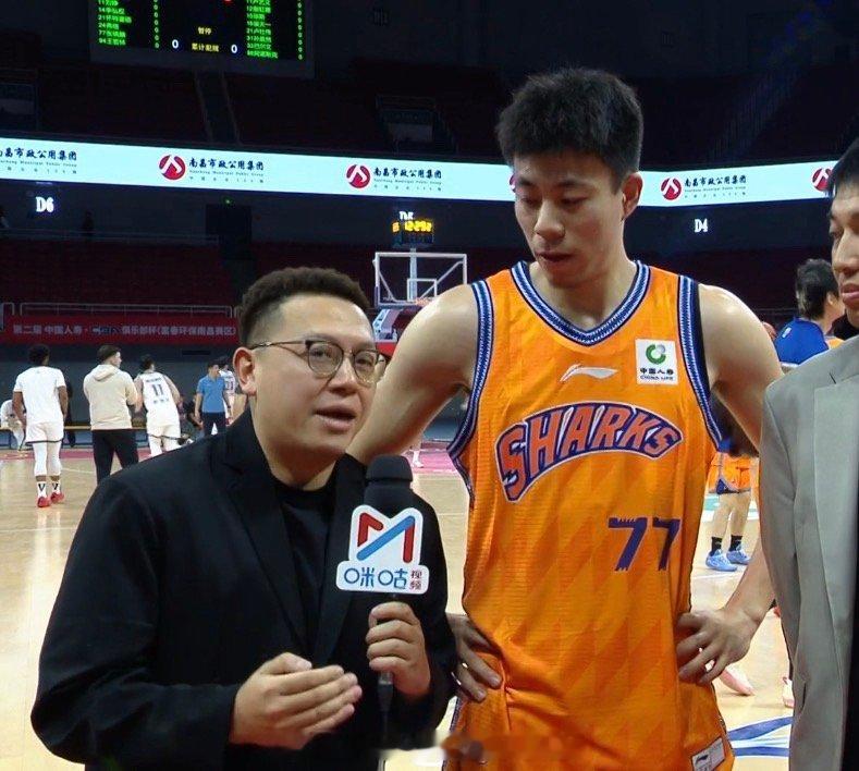 张镇麟在赛前接受采访：我来到上海队之后球队教练组和粉丝团体对我都非常照顾，无论球