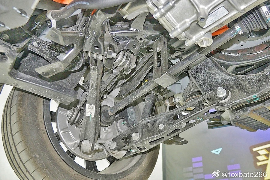 乐道L60的1a类5连杆后悬挂。。。