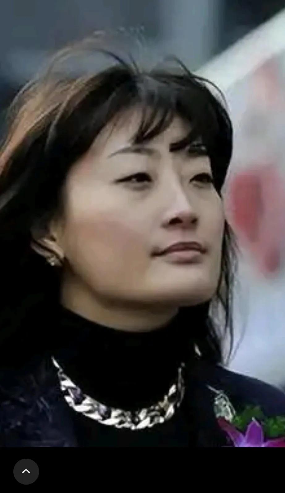 宗庆后父女接受采访时，宗馥莉说：娃哈哈如果没有了宗庆后就等于0；当时宗庆后对女儿