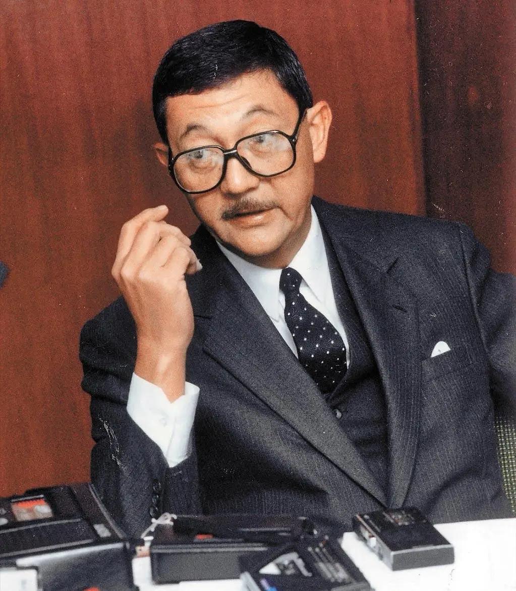 1977年，尚在婚姻之中的蒋孝武，被子女的英文家教蔡惠媚深深吸引。蔡惠媚比他小整