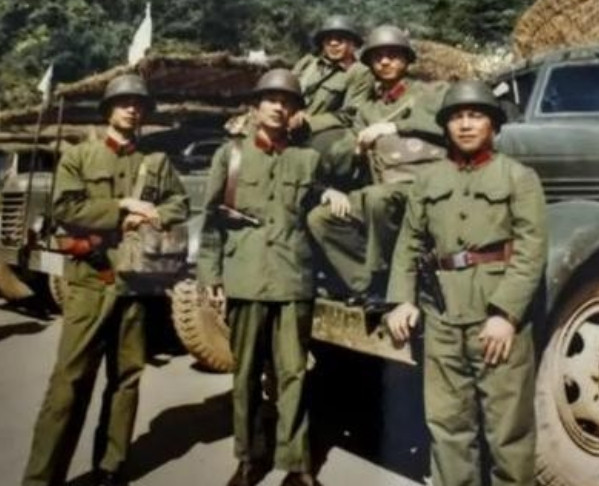 1979年，解放军军长陈家贵从前线回国，就在街上遇到了几个小混混碰瓷，还向他索要