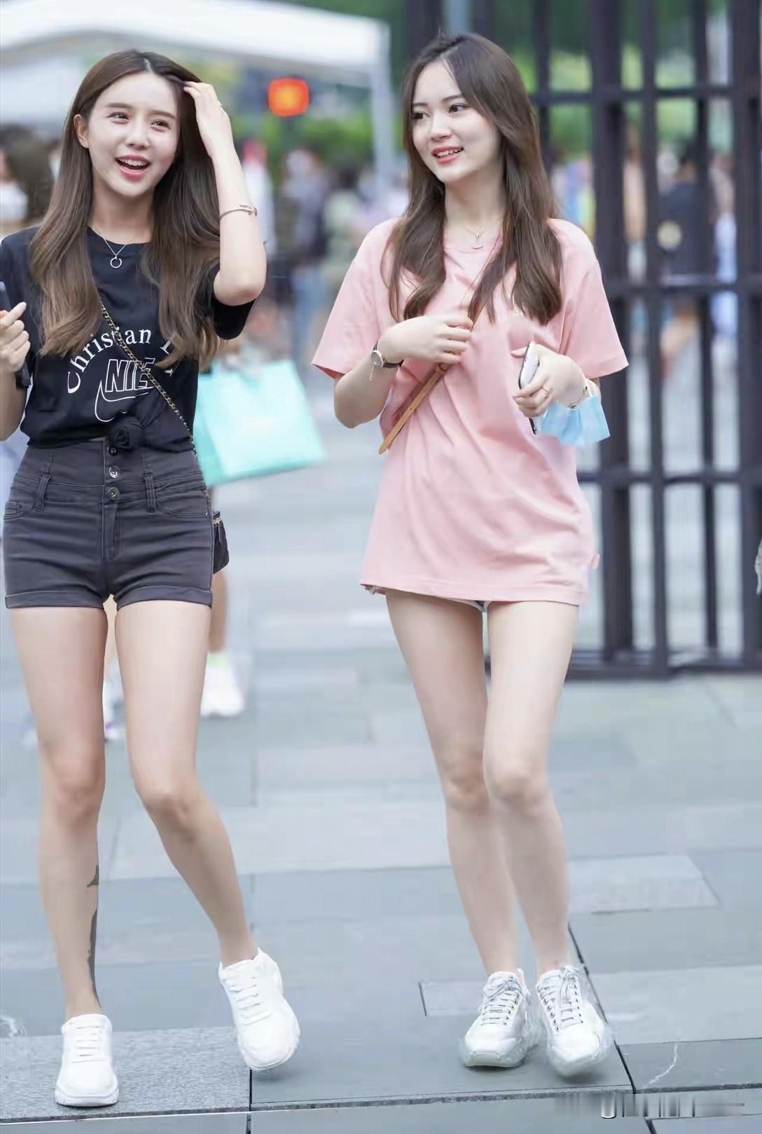 夏日闺蜜穿搭指南，轻松出街，时尚随行