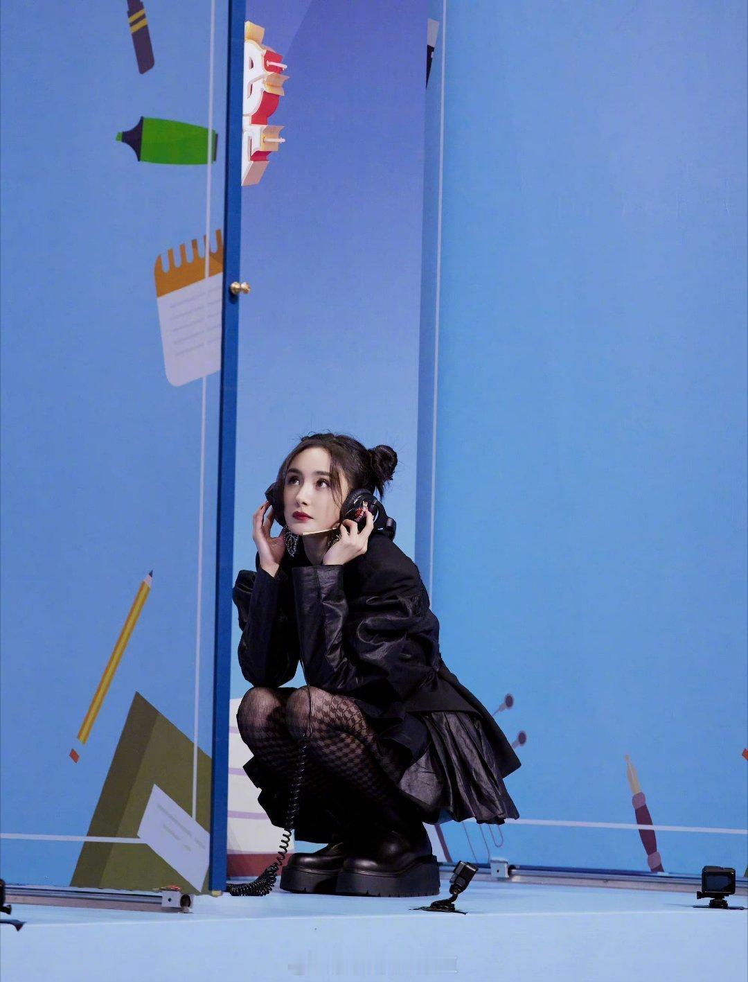 杨幂亮眼的长直美腿