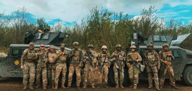 乌克兰做得太绝了！乌克兰军方宣布，所有外国雇佣军，将全部编入前线突击队，火线打头