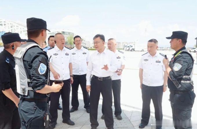 昆明信息港讯 记者合宇聪 6月6日，云南省副省长、省公安厅厅长李俊杰前...