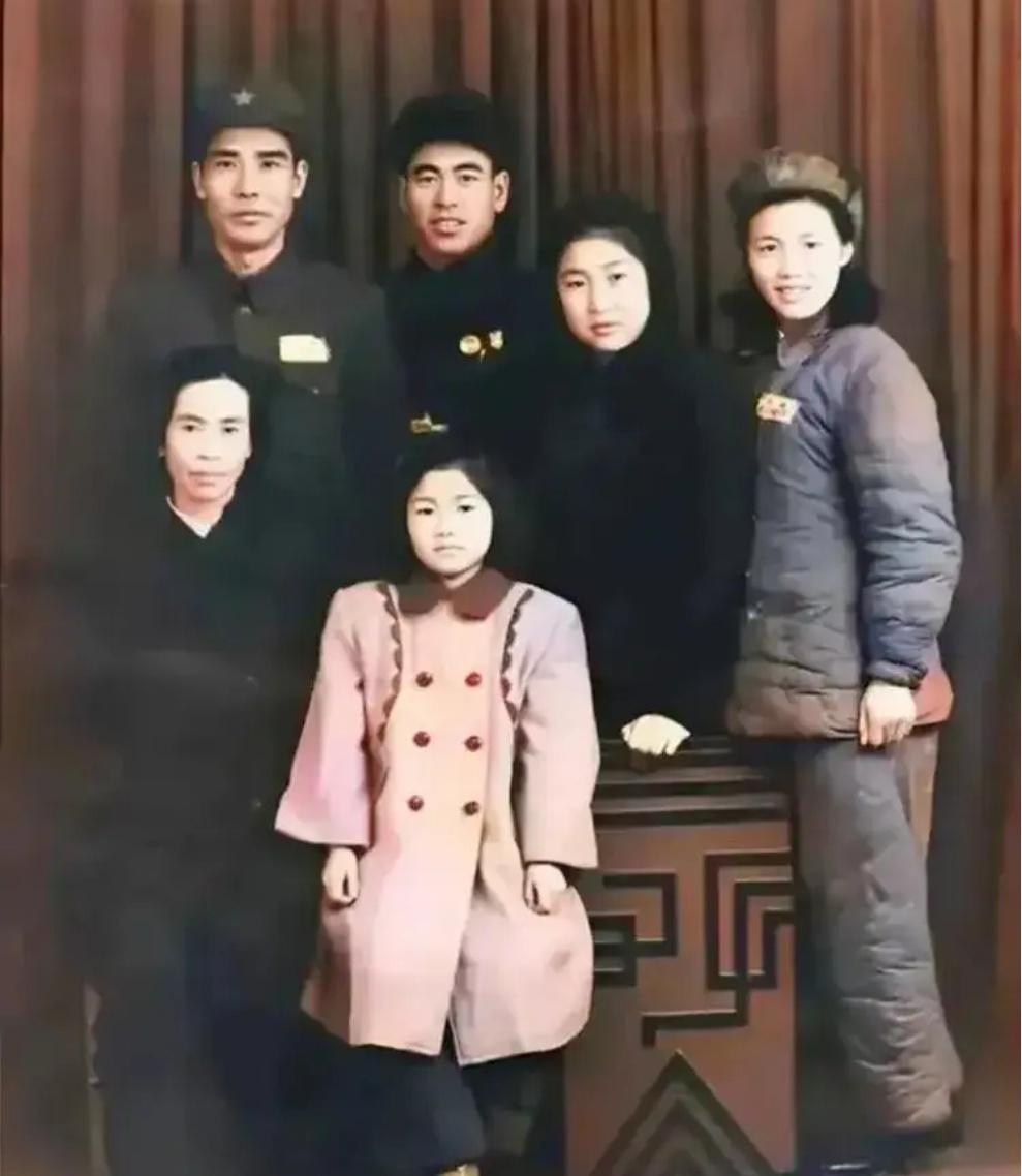 1935年，贺子珍的弟弟贺敏仁被错杀，毛主席得知后：他还只是个孩子啊！贺子