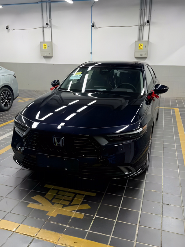 提了雅阁PHEV简单说两句十一代雅阁的外观虽然不讨喜，但个人觉得实力还是靠得住