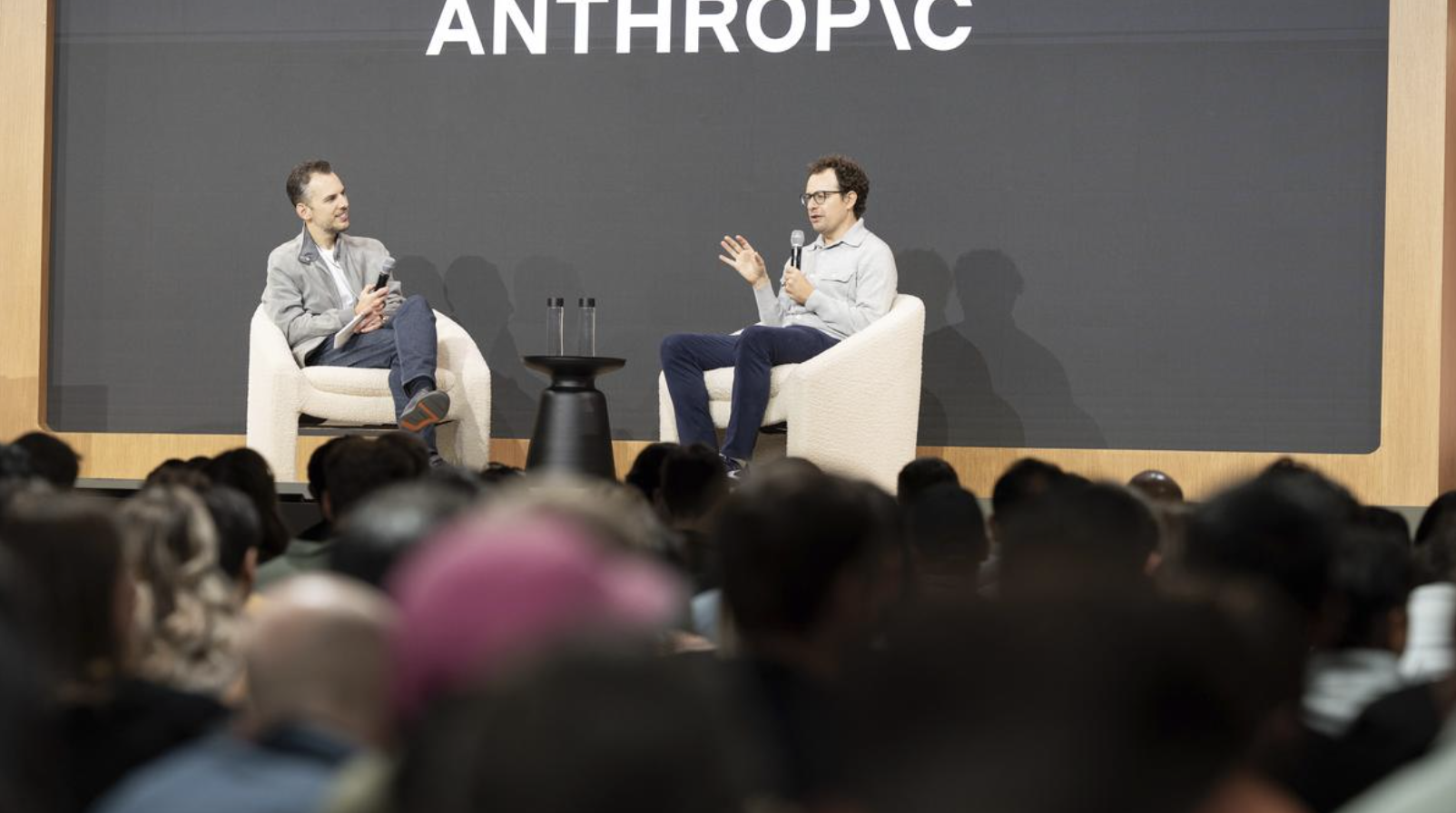 人工智能公司Anthropic发布其最新ClaudeAI模型Claude