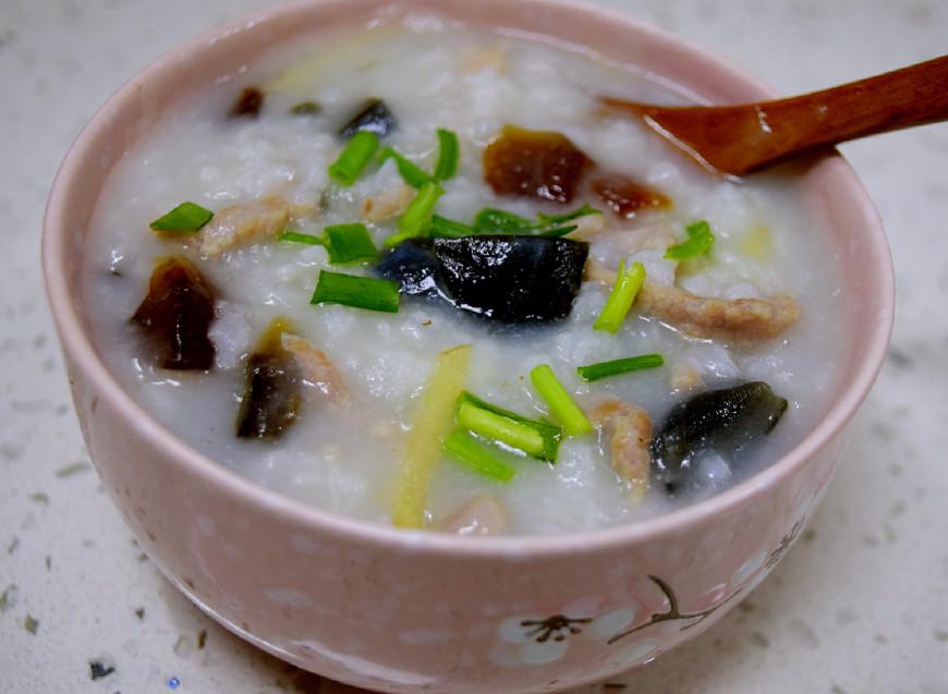 皮蛋瘦肉粥的家常做法, 好喝又营养, 冬天养胃的必备品!