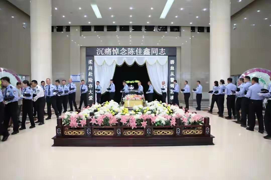 她的生命永远定格在了30岁。2026年6月18日下午，内蒙古青山分局自由路辖区接