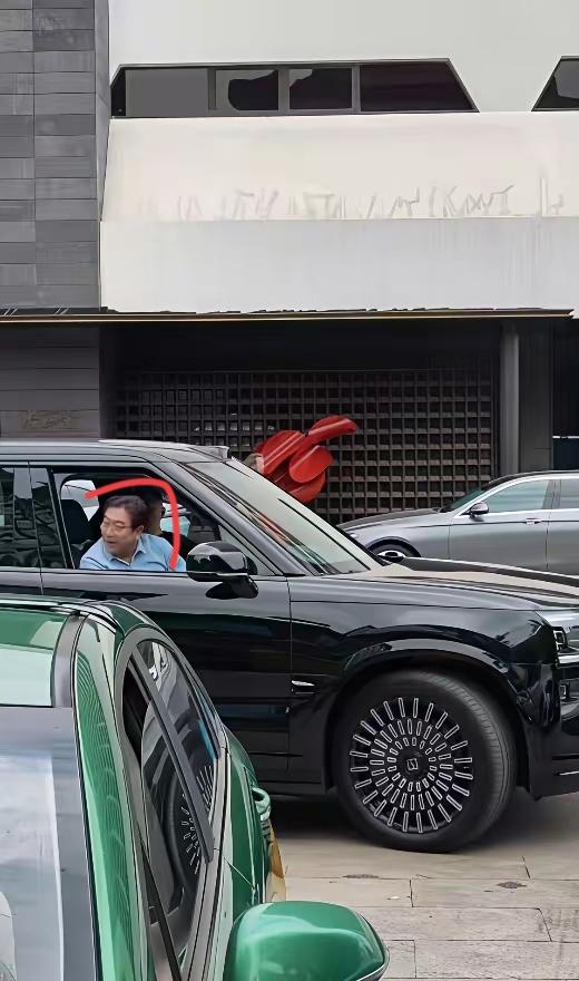 偶遇大明星，认识他的人年纪都不小了吧？