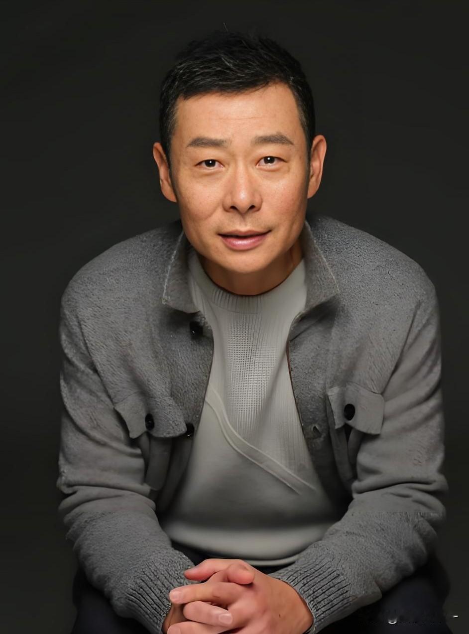 刘琳的霍青莲演得好，郭涛的齐爱华演的也好，可比起这二位，剧中饰演曹老爷子