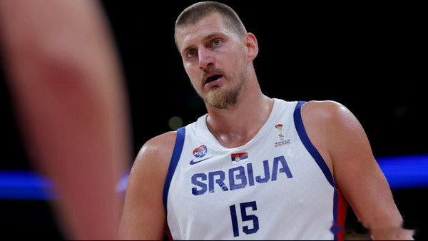 考辛斯回应约基奇考辛斯‌回应‌约基奇‌言论，强调‌NBA‌仍是篮球最高标准。他还