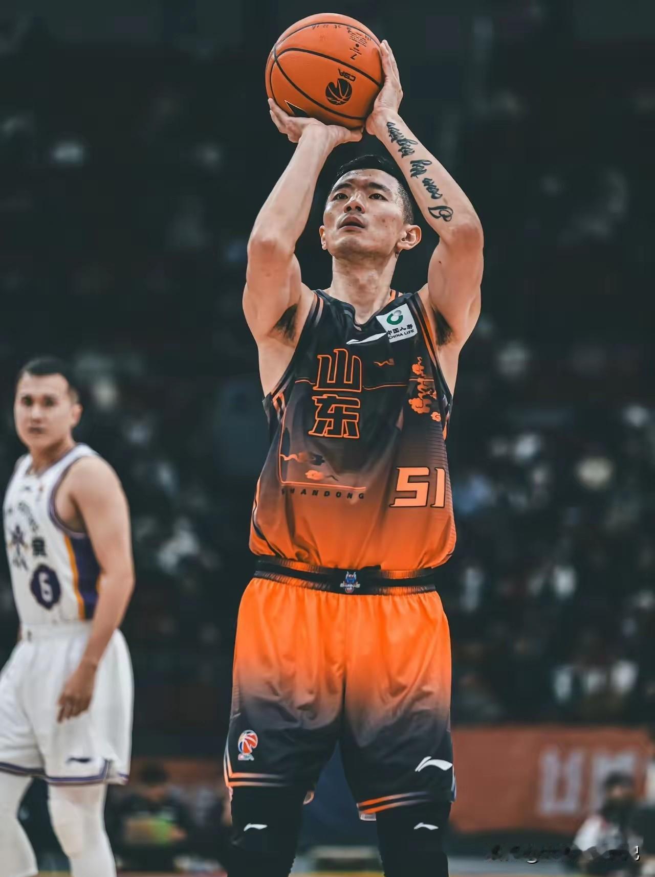 内讧，邱彪的私心，成了山东男篮的致命点！明眼人都知道，今年山东男篮引进陈林坚是