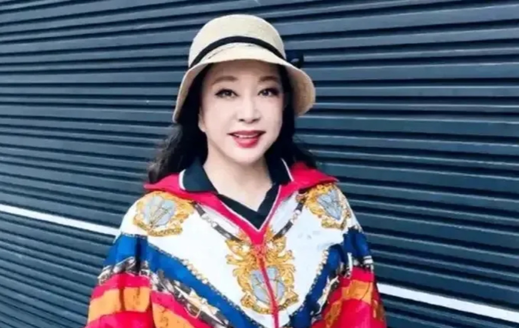 刘晓庆流年不利啊！被前男友勒索的事还没处理完，美国的豪宅又被偷，现在又被人实名举