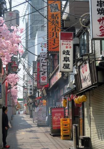 一个在日本的华人曾经说了一句意味深长的话，他的大概意思是，如今中国如果和日本开战